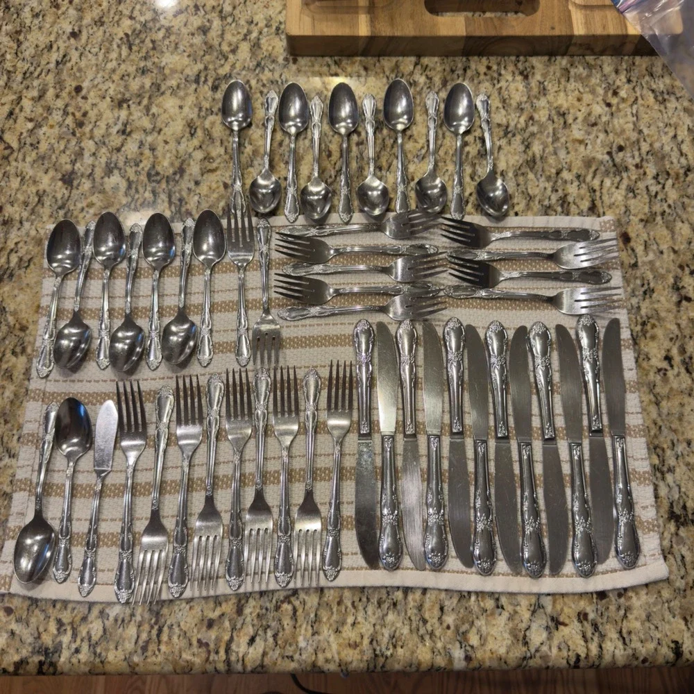 Oneida Fenway‎ Wm A Rogers Stainless Flatware Set 52 Pieces Floral Pattern